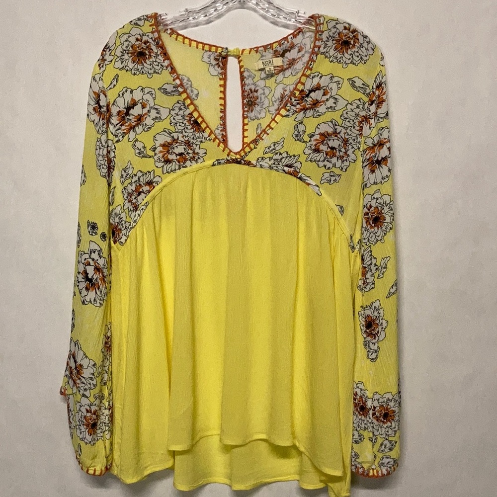 💋💋KORI BELL SLEEVE TOP💋💋